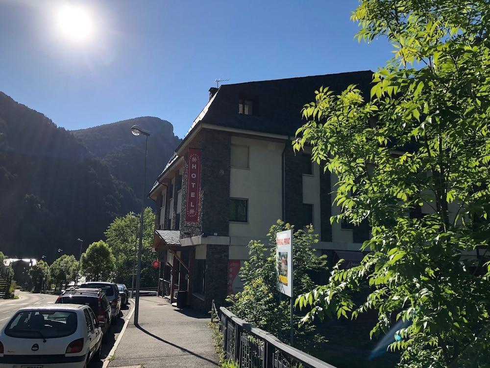 派瑞尼酒店 厄茨 外观 照片